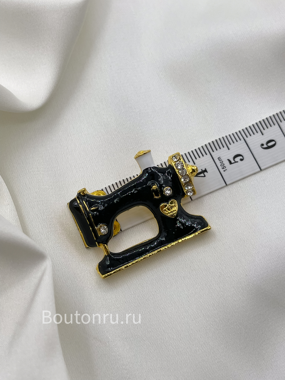 Брошь черная "Швейная машинка"
