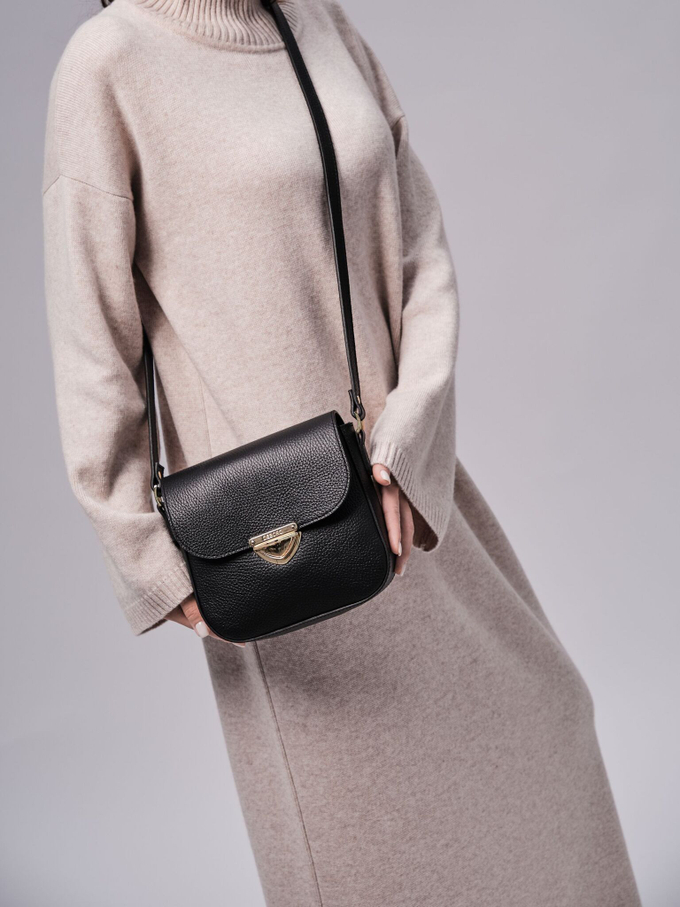 Сумка кожаная через плечо черная