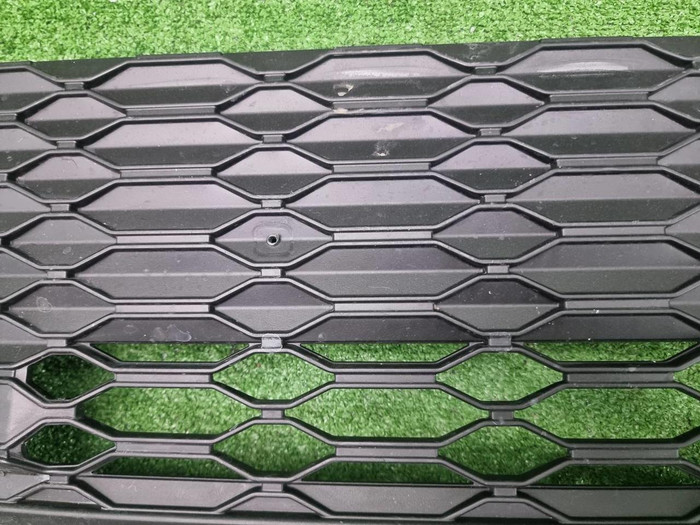 Решетка переднего бампера Mini Hatch F56 (21-24)