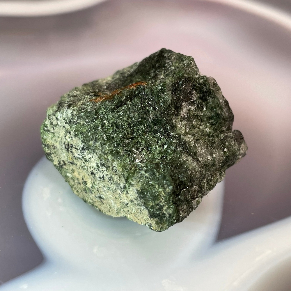 32586 Диопсид необработанный 40мм