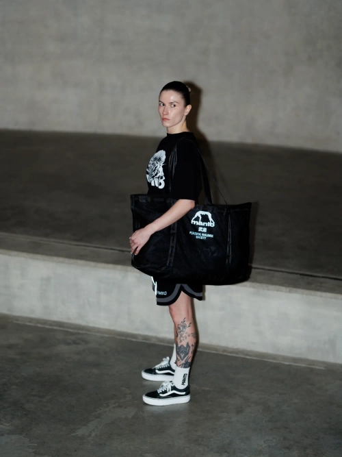 Чёрная сетчатая сумка MANTO SOCIETY