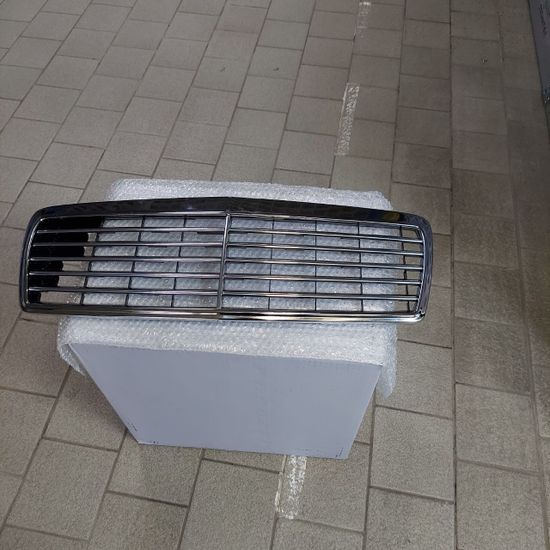 Решетка радиатора AVANGARDE style для Mercedes E W210