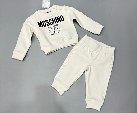 Костюм Moschino