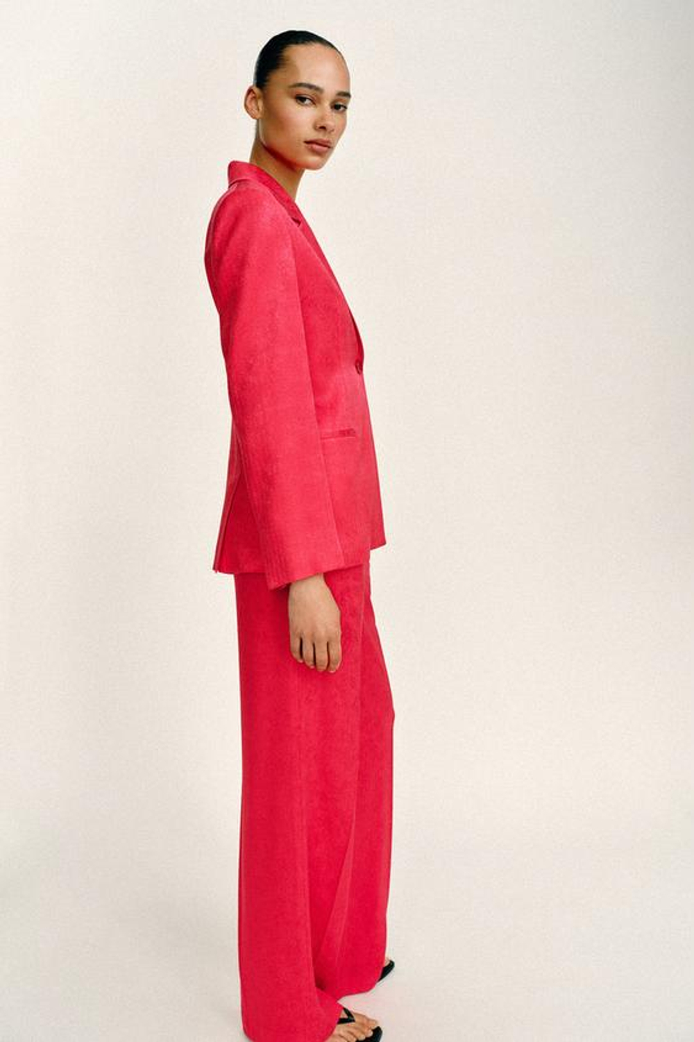 ZARA БРЮКИ ПРЯМОГО КРОЯ ЖАККАРД, МАЛИНОВЫЙ