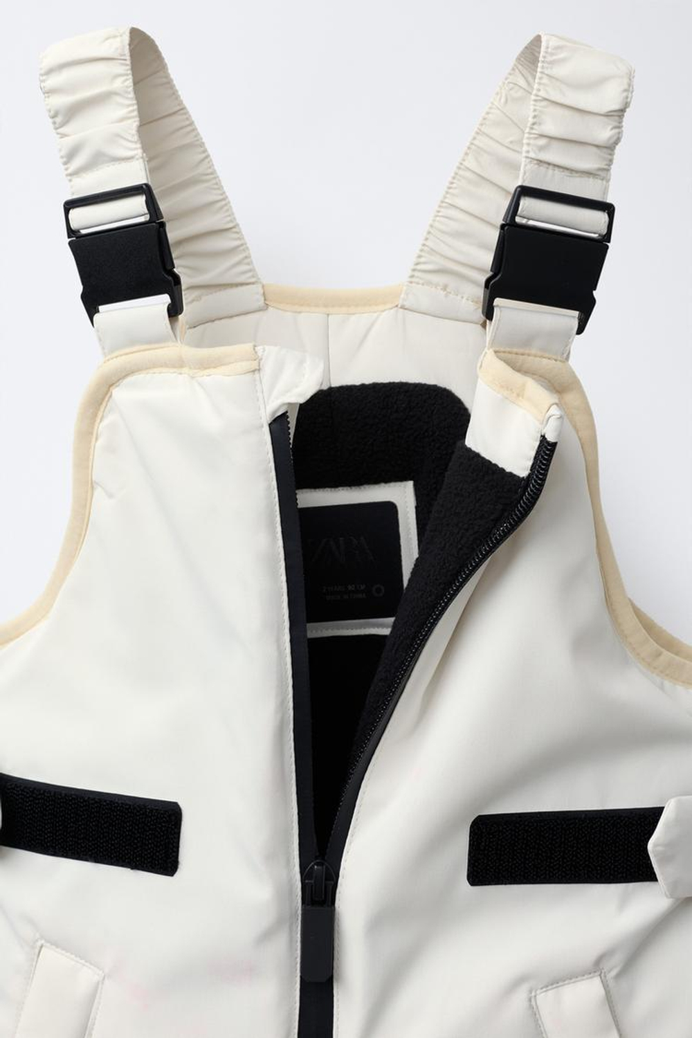 ZARA ДЛИННЫЙ НЕПРОМОКАЕМЫЙ И ВЕТРОЗАЩИТНЫЙ КОМБИНЕЗОН С ЦВЕТНЫМИ БЛОКАМИ, ЭКРЮ