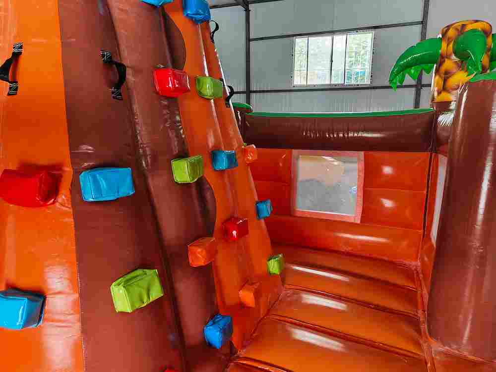 Батут-скалодром «К облакам» 5*5*4 м