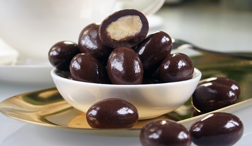 Миндаль в молочной шоколадной глазури РЧК AlbertHof 500г