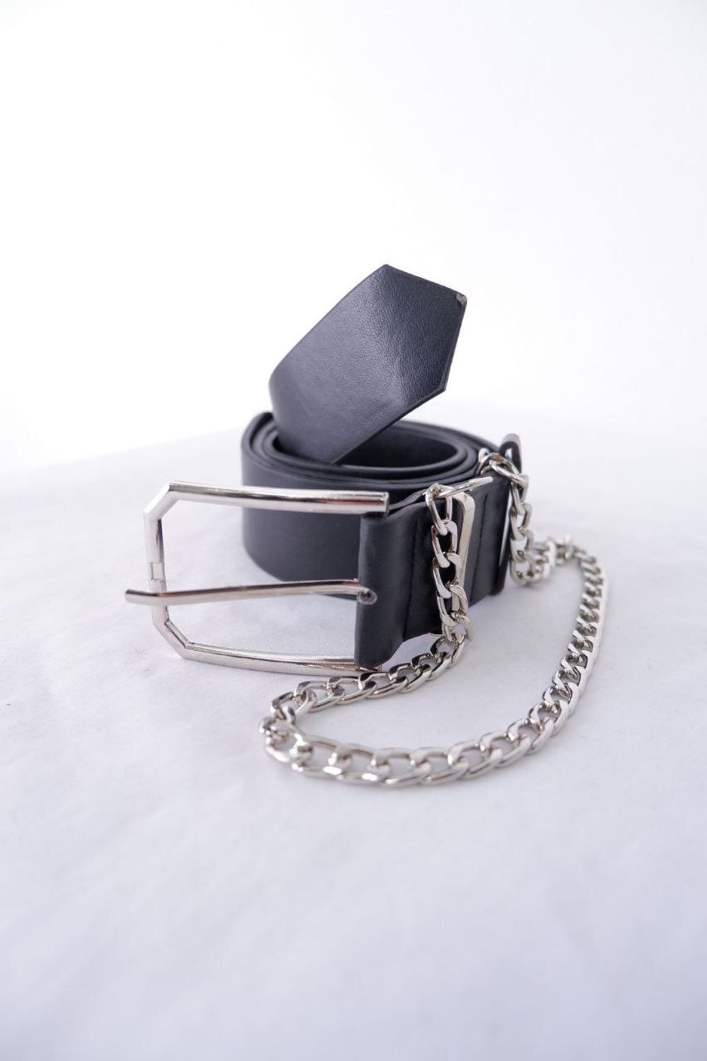 Ремень черный с цепочкой, новый