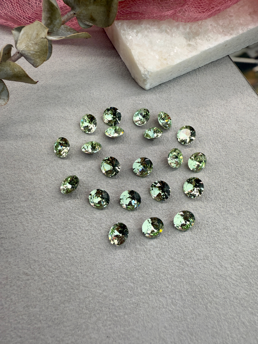 Шатон Chatone 8 мм (ss39), Chrysolite