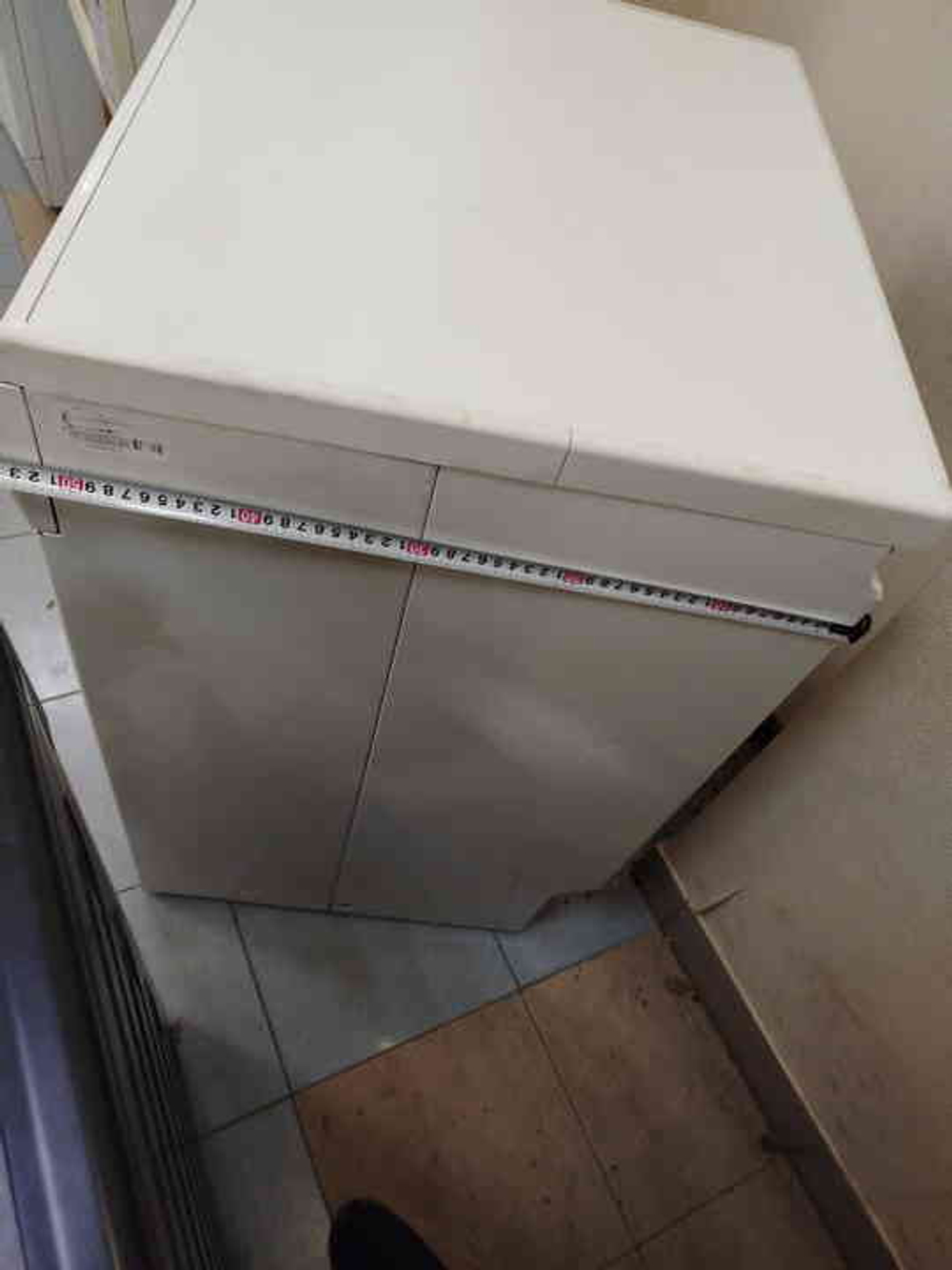 Стиральная машина Electrolux EWF1090 б/у фронтальная 5 кг до 1000 об/мин