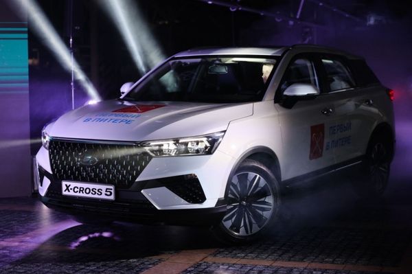 «АвтоВАЗ» приступил к сборке кроссовера Lada X-Cross 5