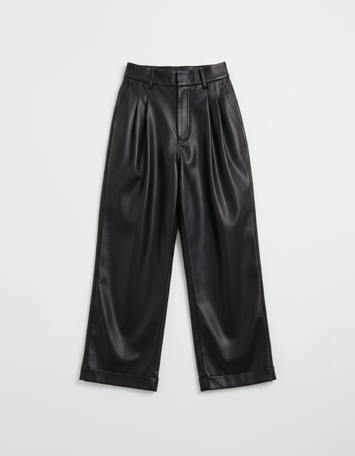 Брюки с защипами из экокожи