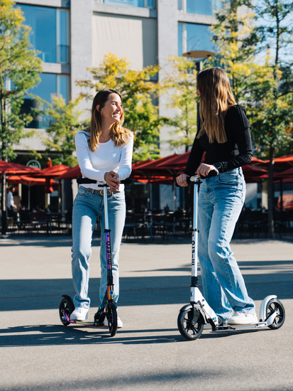 Самокат Micro Classic LED серебристый матовый