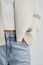 Бомбер DEEMA, молочный