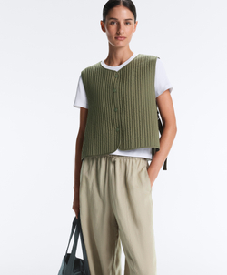 OYSHO Тонкий стеганый нейлоновый жилет, хаки