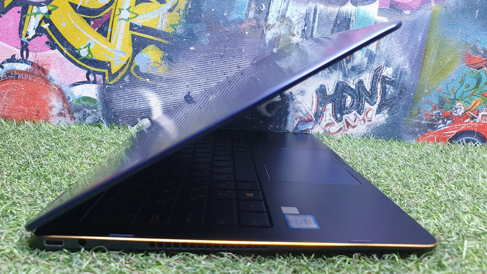 Ноутбук-трансформер ASUS i5-8/8Gb/FHD/Zenbook UX370UA-C4241T [90nb0en1-m09200]/Windows 10