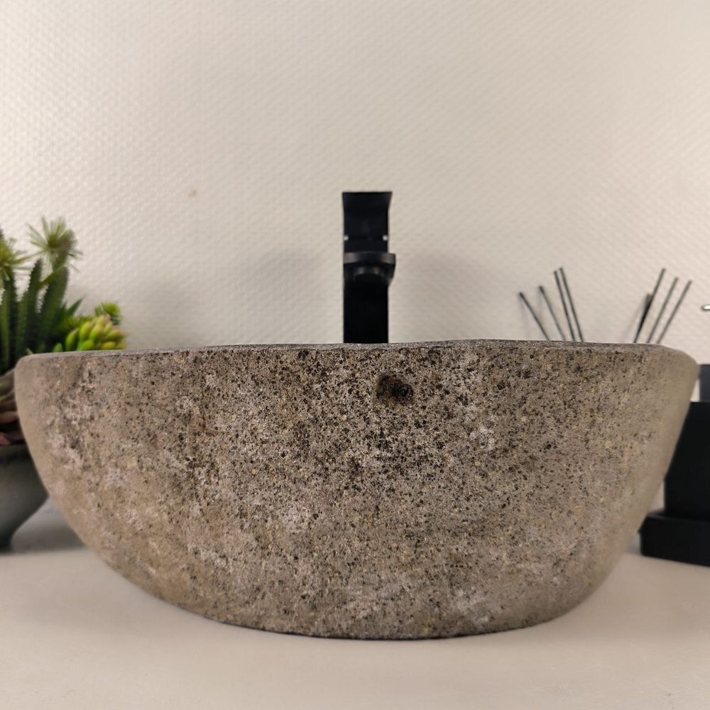 Раковина из речного камня RS-64987 48*34*15 0861
