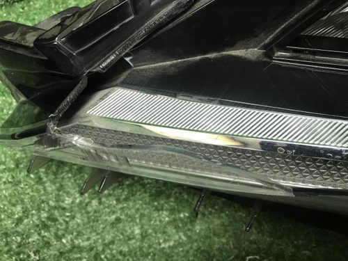 Битая Фара левая Toyota Camry xv70 (2017-н.в.) LED
