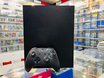 Игровая приставка XBOX One X S/N: 029218175117 Б/У
