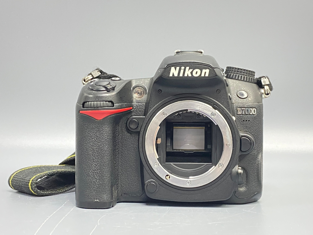 Nikon D7000 25500 кадров