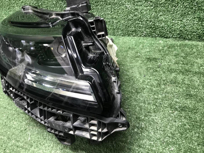 Фара правая Range Rover Sport 3 (2022-н.в.) LED