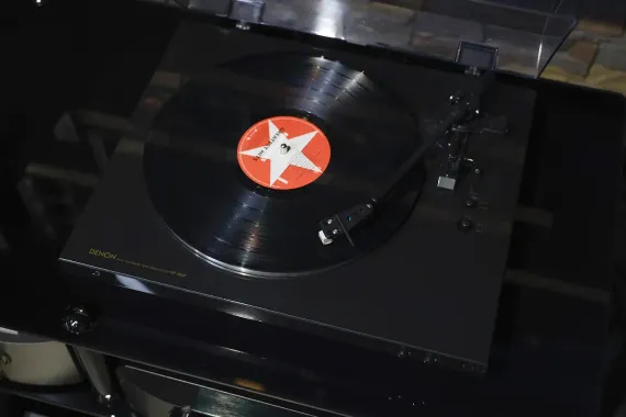Denon DP-300F Black
