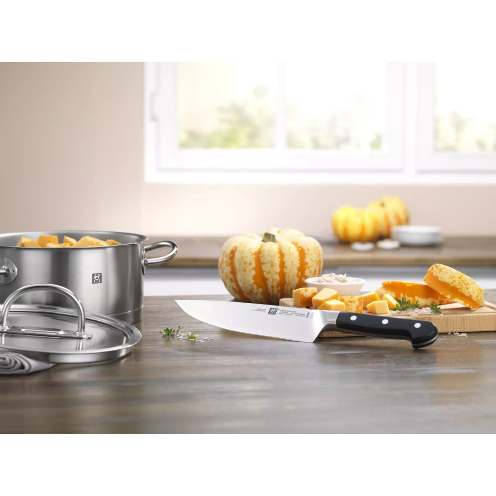 Zwilling - Нож шеф-повара Pro 16 см / артикул   38401-161-0  / GTIN 4009839257131
