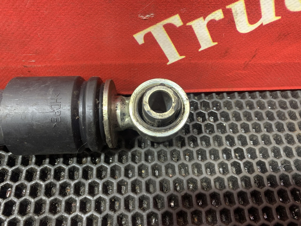 Амортизатор кабины задний