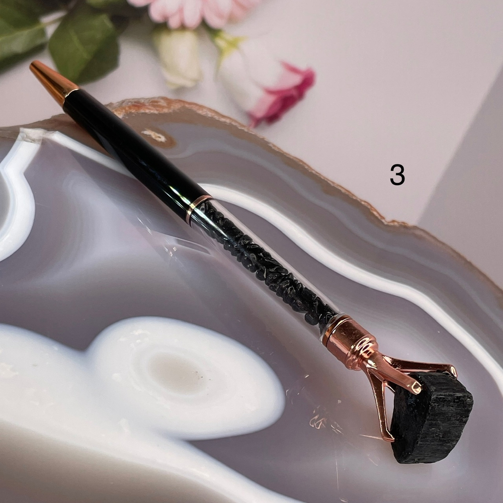 51451  Турмалин Ручка камень необработанный