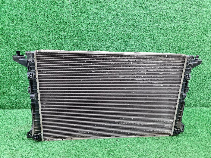 Радиатор охлаждения Audi A4 B9 (2015-н.в.)