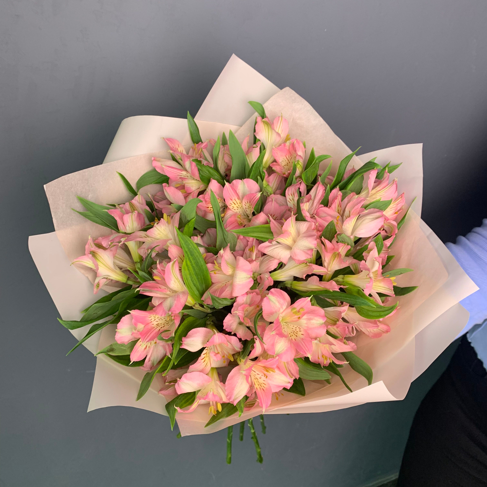 Букет 9 розовых альстромерий