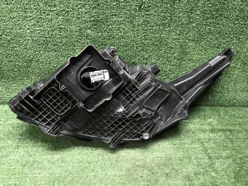 Битая Фара правая RR Vogue 5 L460 (21-нв) LED