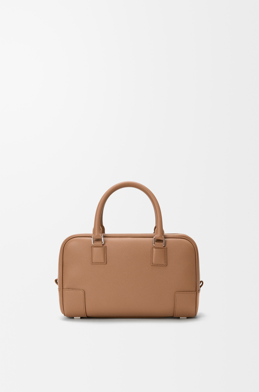 Loewe Сумка Amazona 23 из мягкой зернистой телячьей кожи, мокко