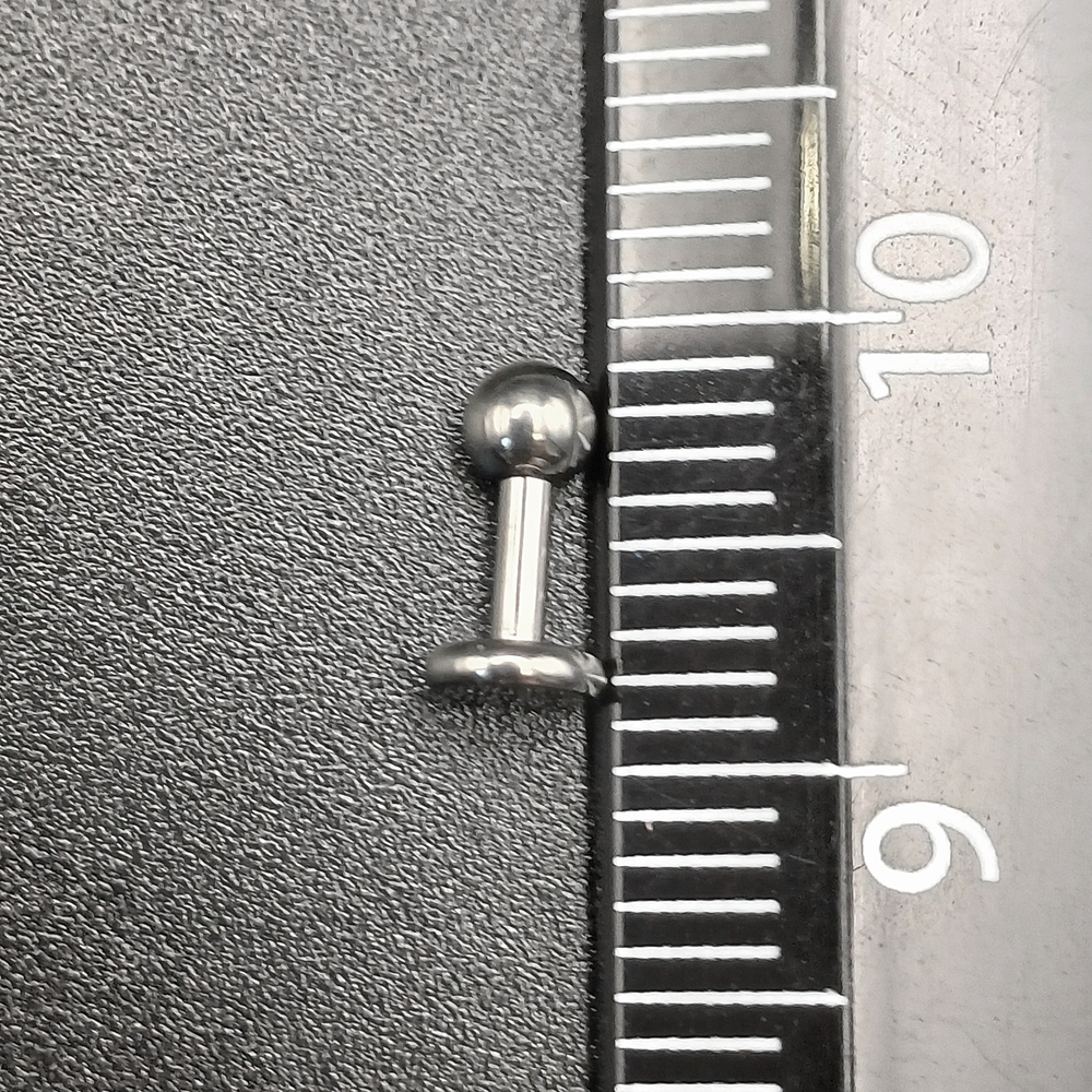 Лабрет (микроштанга) для пирсинга 4 мм с шариком 3 мм. Титан G23. 1 шт