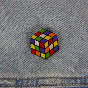 Деревянный значок. Кубик Рубика