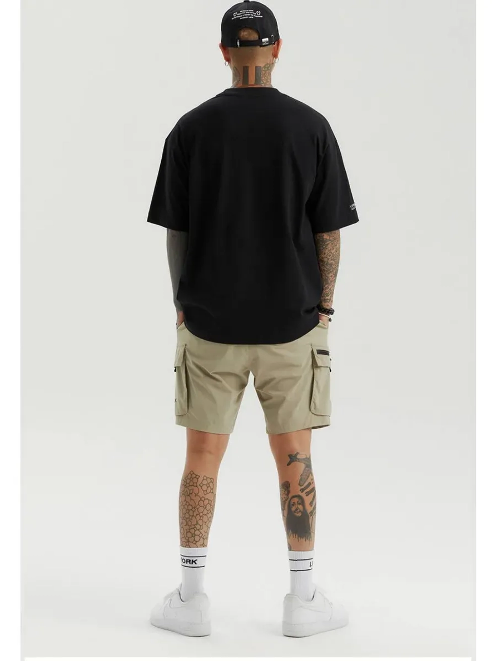 Шорты с карманами на молнии