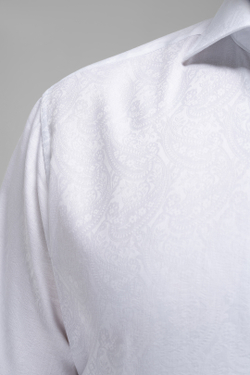 Рубашка жаккардовая белая с вытканными узорами пейсли Sicilia