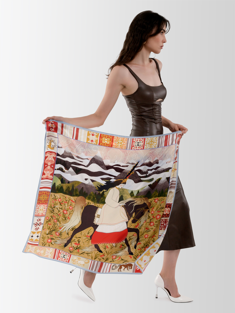 Платок «Женский лик Алтая. Осень» 100% шёлк