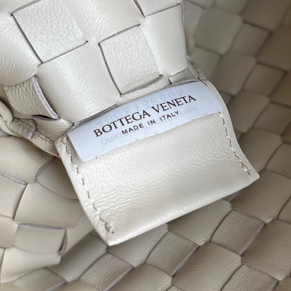 Bottega Veneta Sardine Classic 33 cm