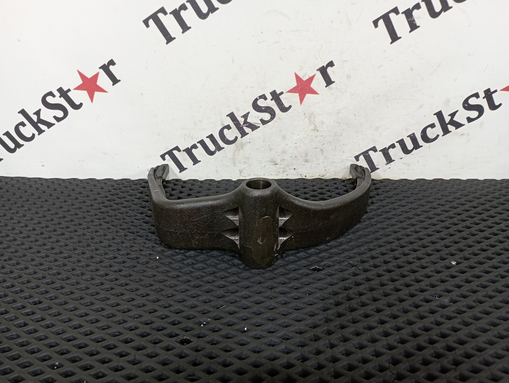 Вилка включения передач КПП