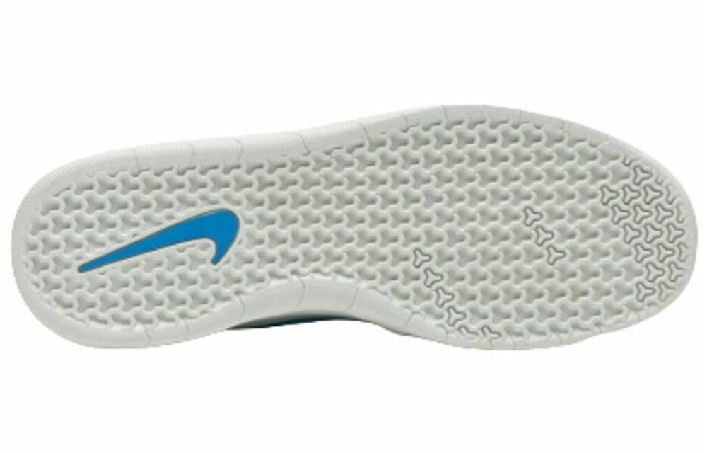 Кроссовки Nike