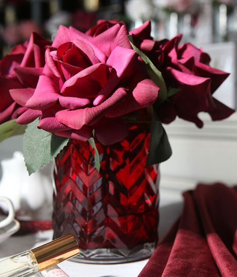 Букет красных роз в вазе "ёлочка", Cote Noire