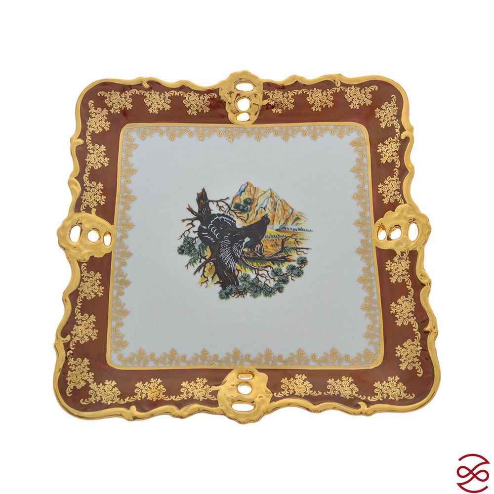Блюдо квадратное на ножке Queen's Crown Охота красная 32*32 см