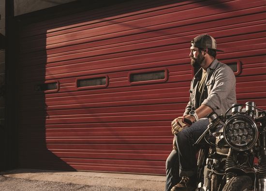 Ударопрочные спортивные часы Garmin Instinct, Flame Red 010-02064-02