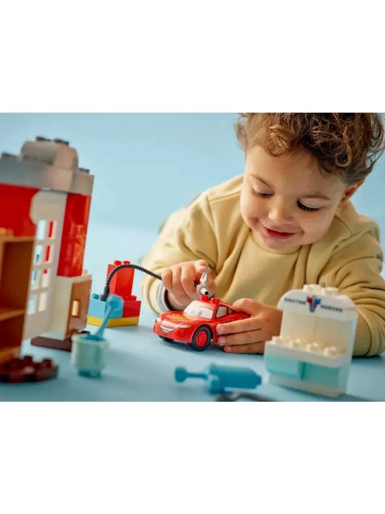 Конструктор DUPLO Тачки 10456 Маккуин в гараже Дока