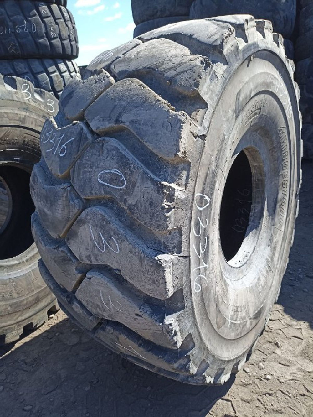 29.5R25 Bridgestone VSDT шина б/у