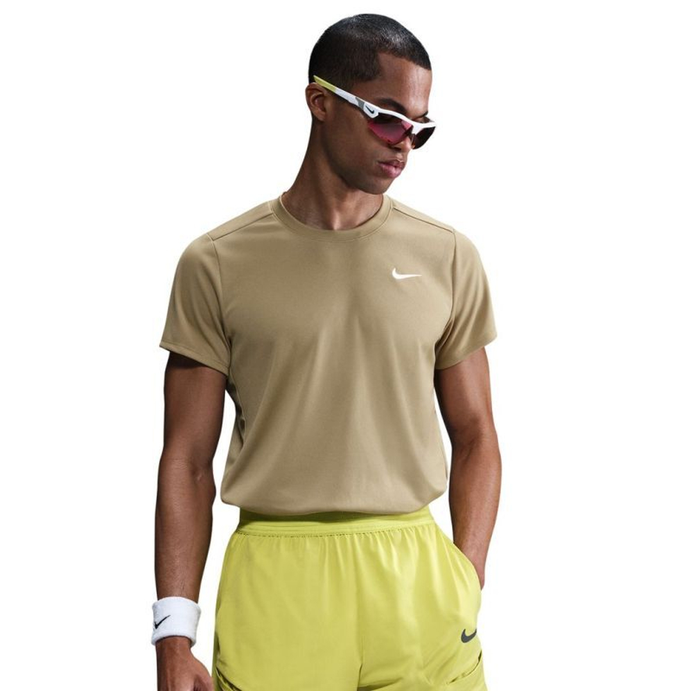 Мужская теннисная футболка Nike Court Victory - парашют бежевый/белый