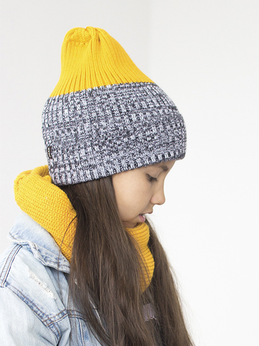 Шапка вязаная-резинка весенняя/осенняя КЭП(Горчица/Черный-белый меланж)