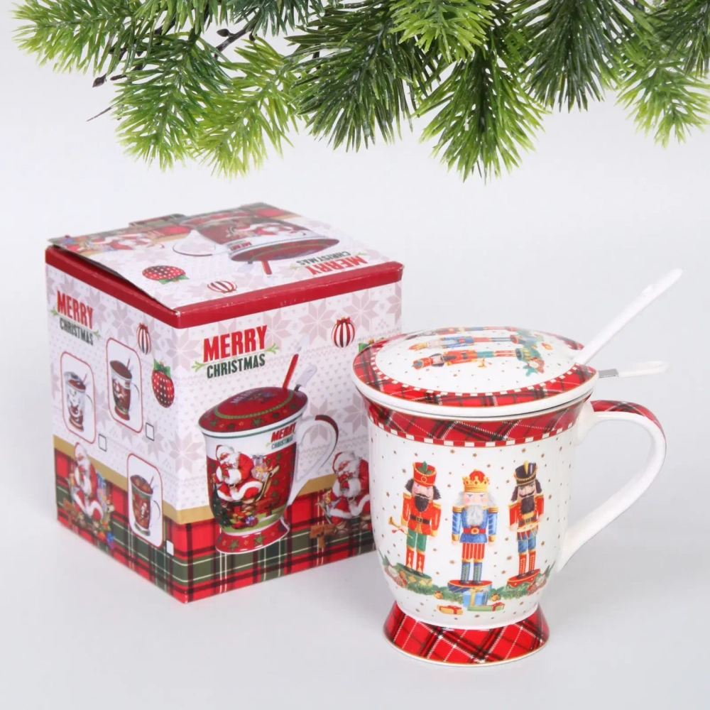 Кружка керамическая 300мл «Щелкунчик» с крышкой и ситечком в подарочной коробке