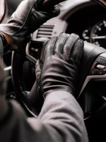 Утепленные перчатки из натуральной кожи